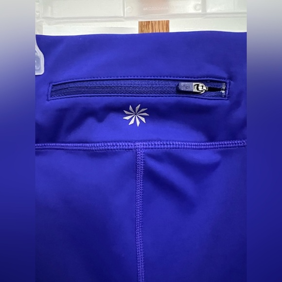 Athleta Gel Sonar Amethyst  Crop Leggings with Reflective Stripes sz Med - Picture 5 of 8